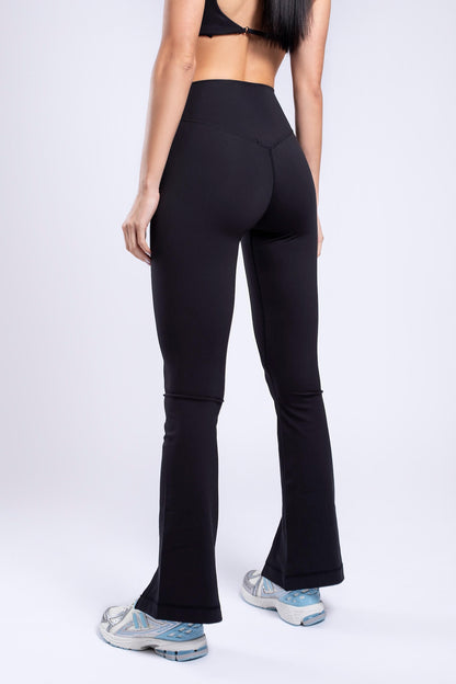 ليجنز فليكس بفتحة واسعة